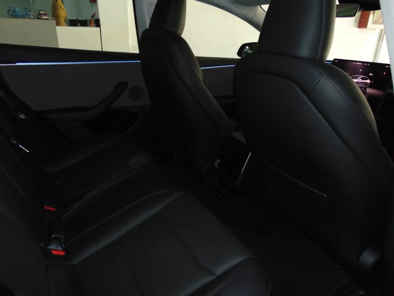 Tesla Model 3 Berlina Automático de 4 Puertas — معرض صور السيارة 12