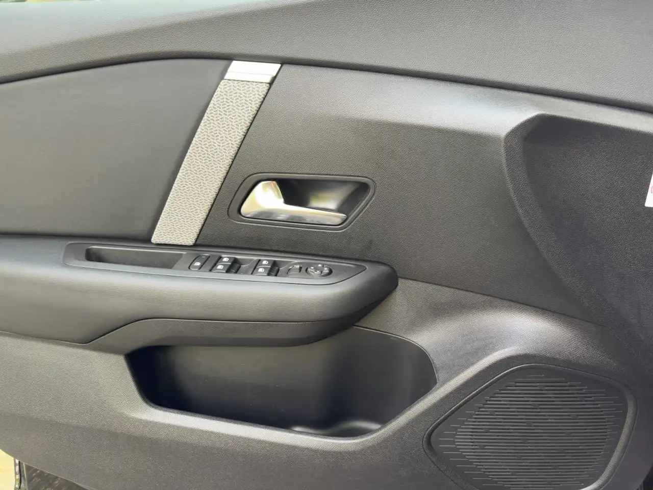 Citroen C4 AT8 130 Max HUD/FullLED/Navi/PDC/Kamera — Galerie du véhicule 23