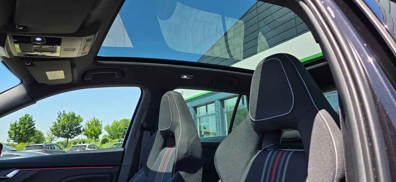 Skoda Kamiq Kamiq 1.0 TSI Monte Carlo — معرض صور السيارة 9