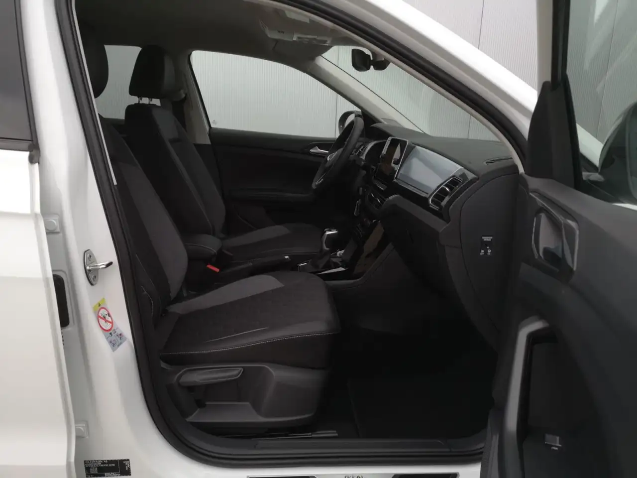 Volkswagen T-Cross Life 1.0 l TSI DSG*LED*NAVI*KAM*DAB+*SHZ — معرض صور السيارة 19