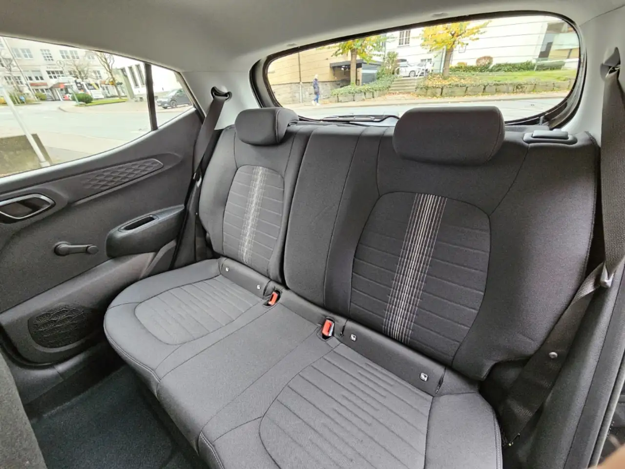 Hyundai i10 1.0 M/T Select, Navi, Kamera, PDC, CarPlay, DAB, B — معرض صور السيارة 14