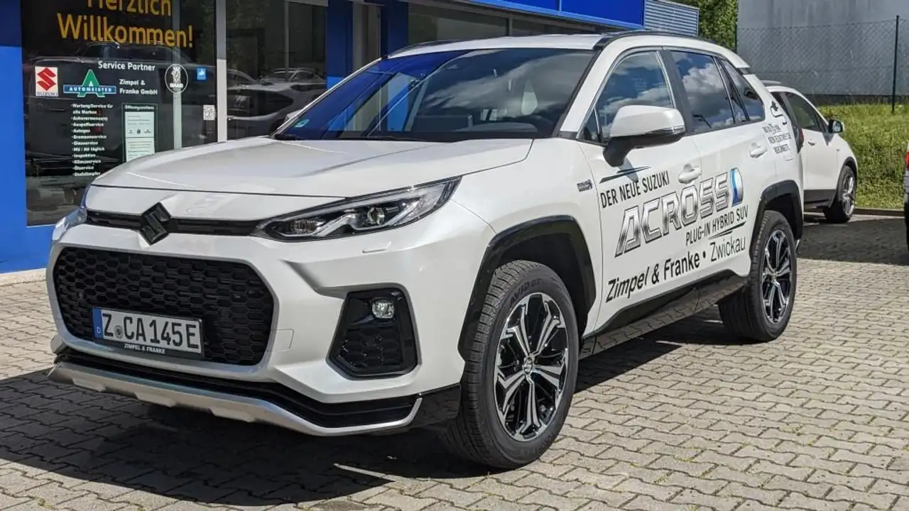 Suzuki Across ACROSS PLUG-IN HYBRID ALLRAD COMFORT+ — معرض صور السيارة 3