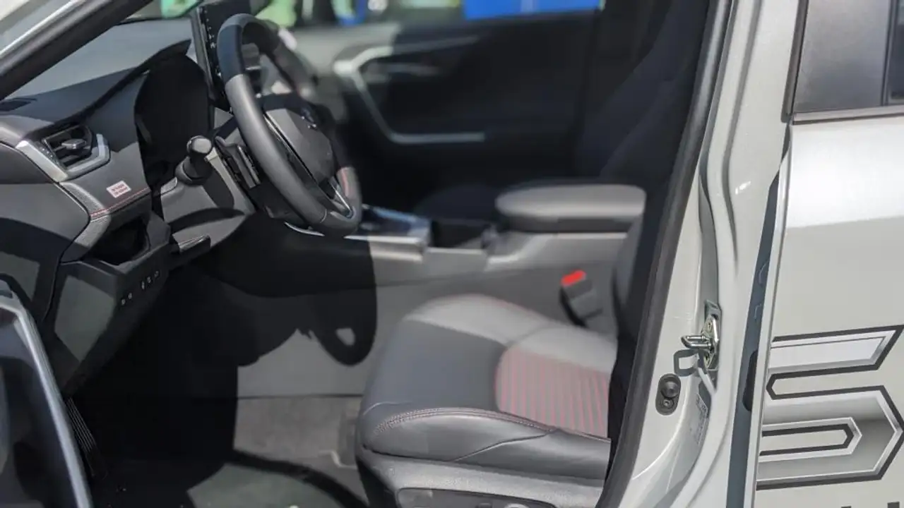 Suzuki Across ACROSS PLUG-IN HYBRID ALLRAD COMFORT+ — معرض صور السيارة 7