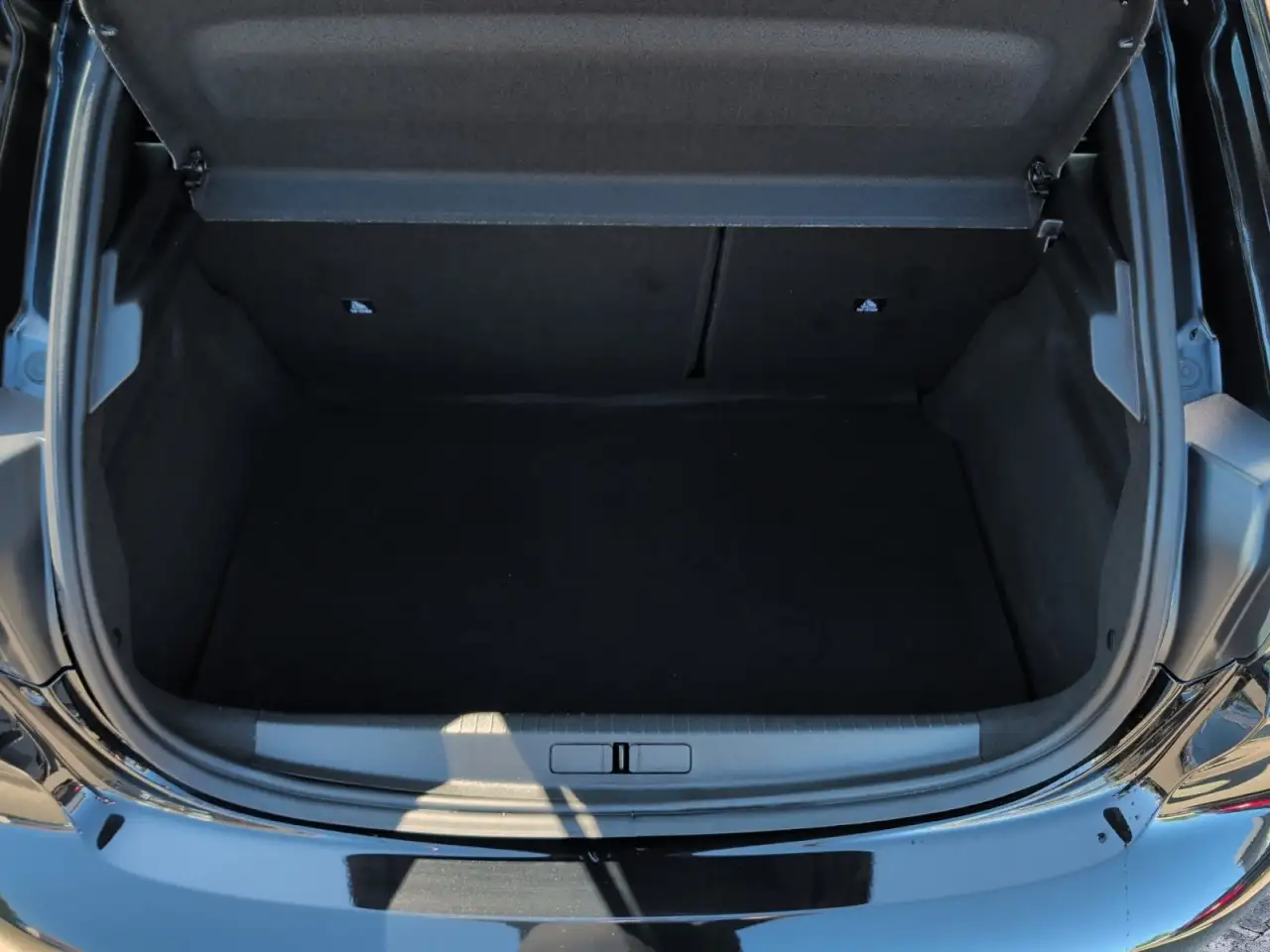 Peugeot 208 Active 75 PT Klima+Sitzhzg+Tempomat+DAB+LED Klima — Vehicle gallery 5