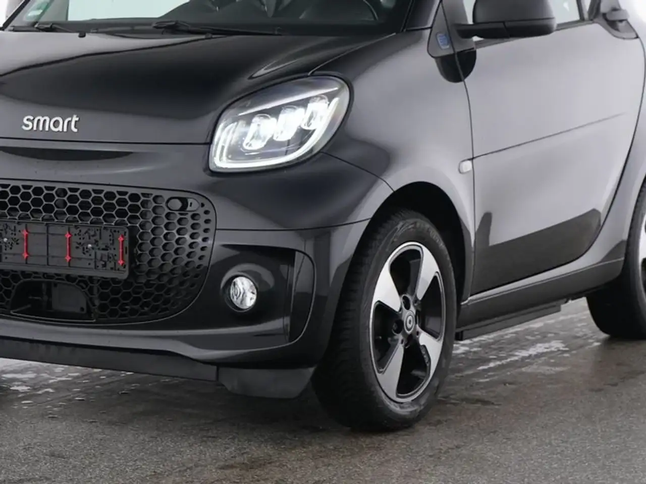 smart forTwo EQ PASSION/EXCLUSIVE/22KW/KAM+PTS/PANO/SHZ/LED — معرض صور السيارة 2