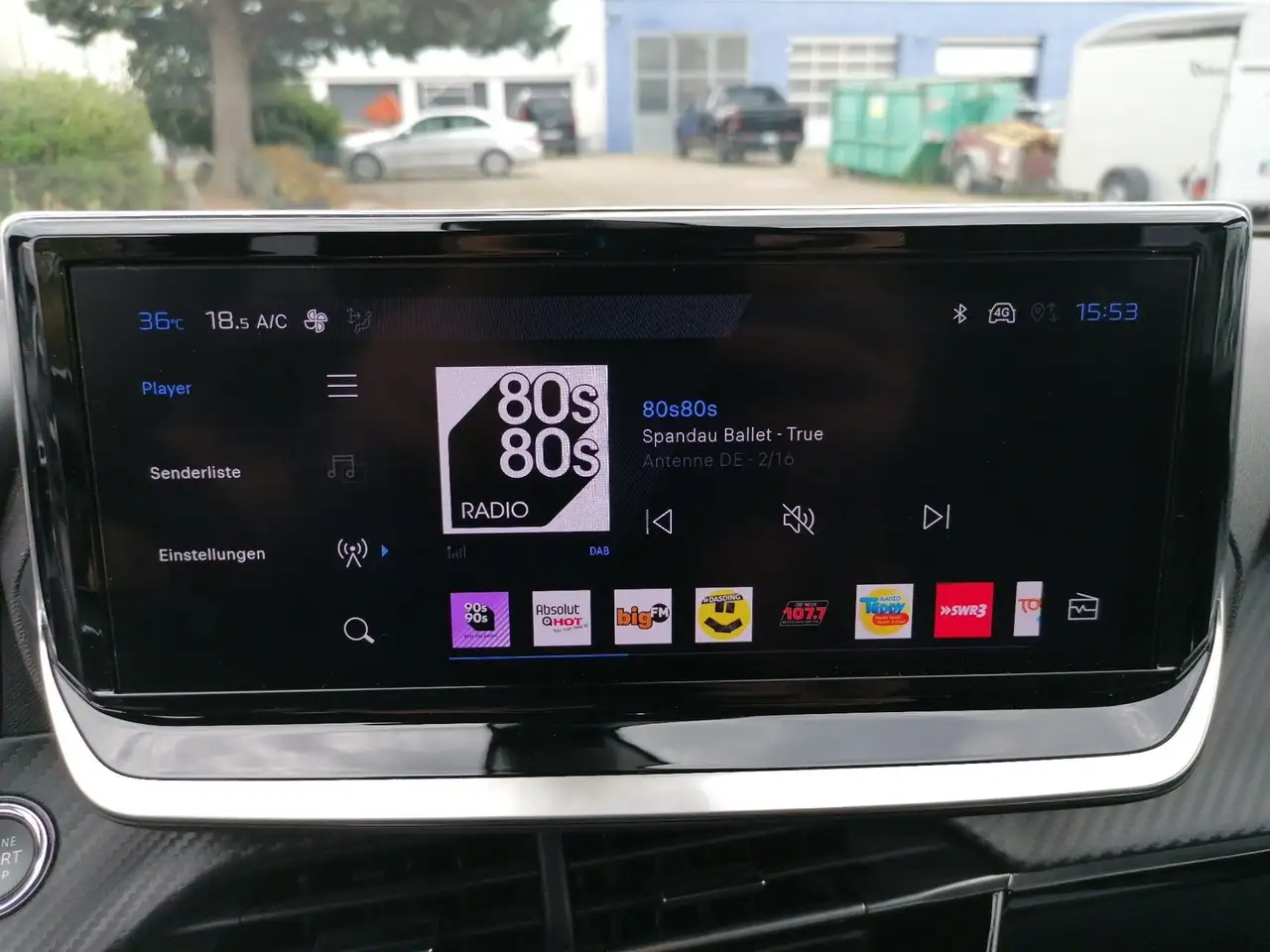 Peugeot 2008 1.2 PureTech 130 Allure LED PDC KlimaA AUT — معرض صور السيارة 25