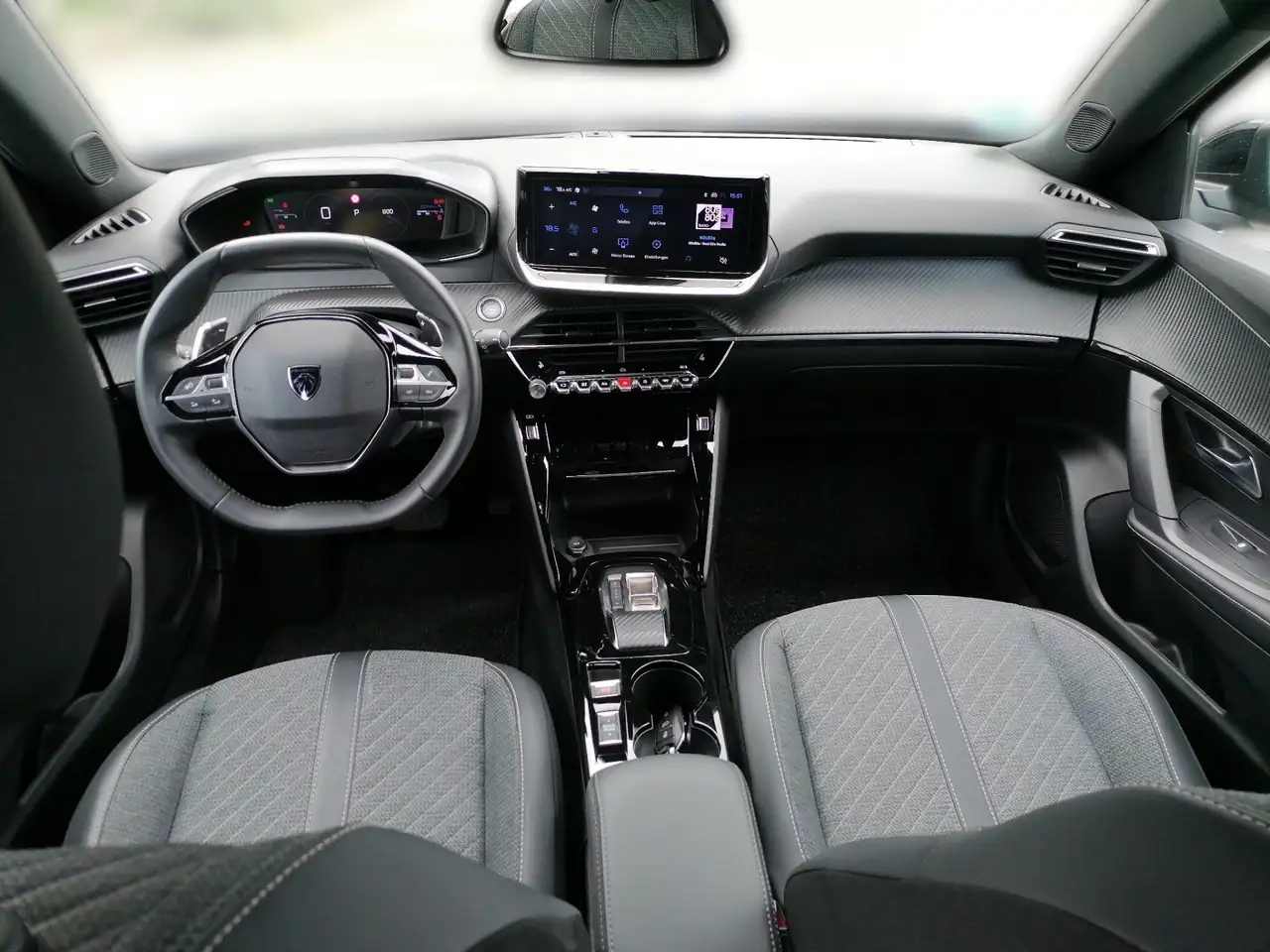 Peugeot 2008 1.2 PureTech 130 Allure LED PDC KlimaA AUT — معرض صور السيارة 9