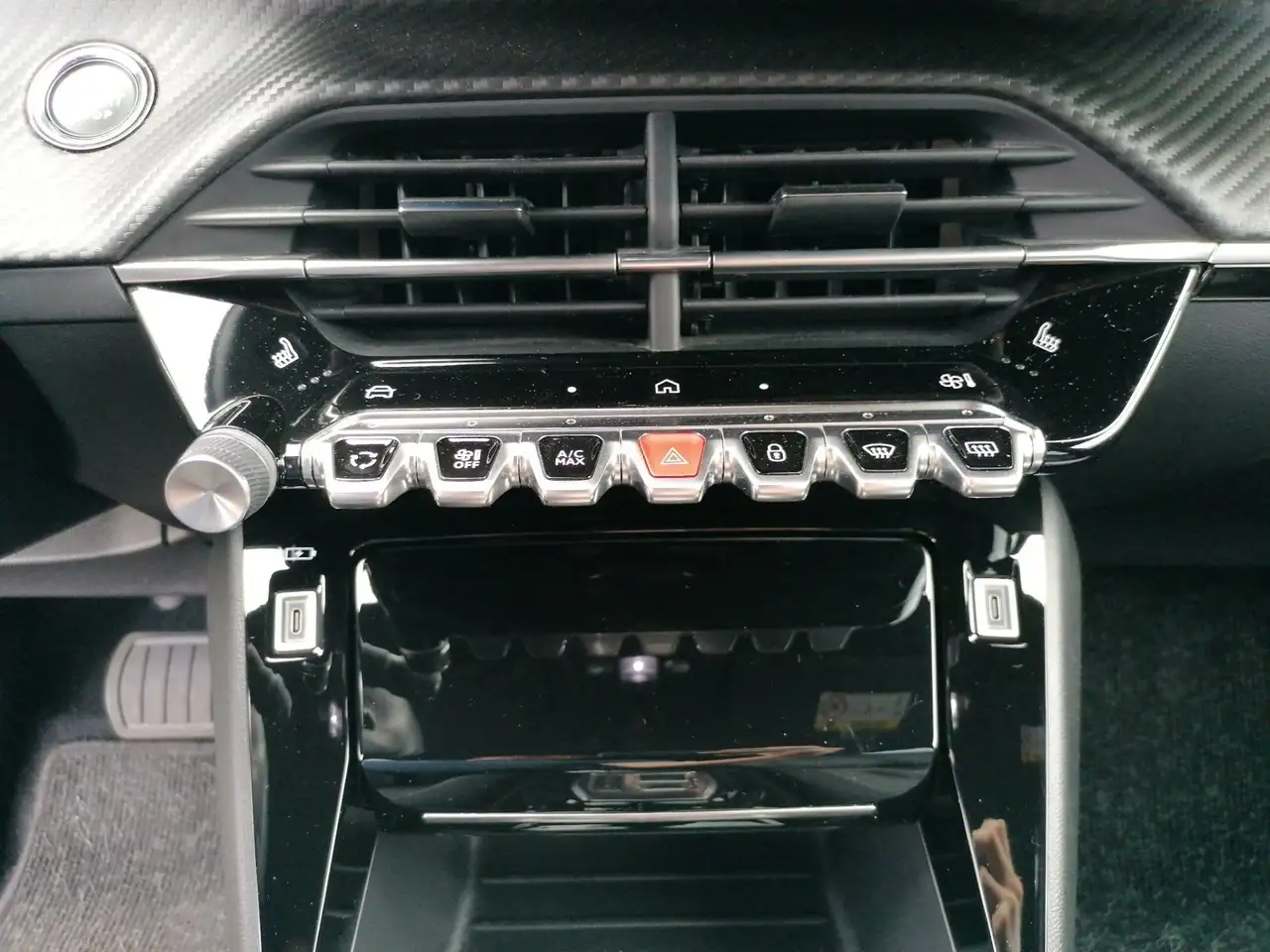 Peugeot 2008 1.2 PureTech 130 Allure LED PDC KlimaA AUT — معرض صور السيارة 21