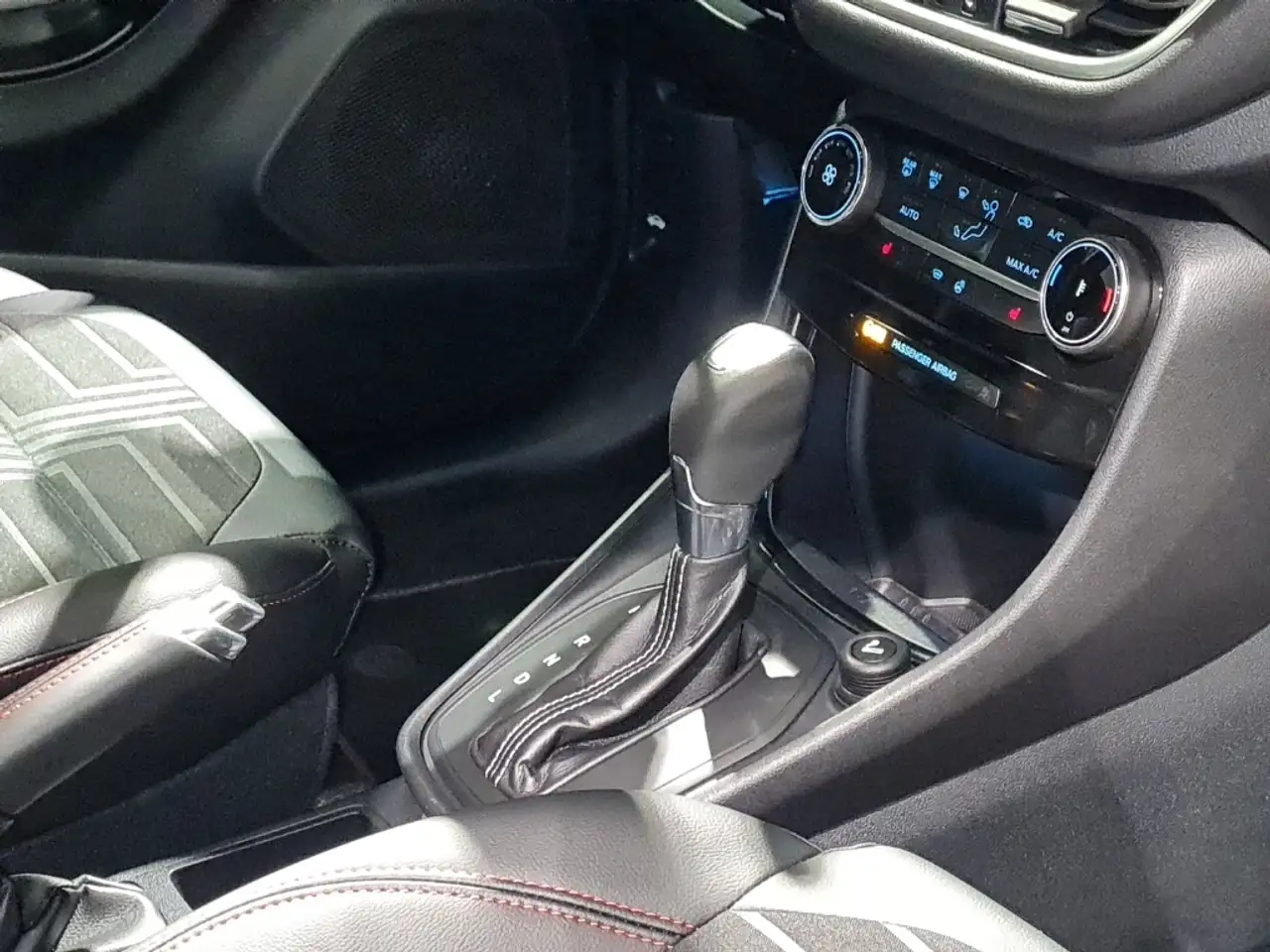 Ford Puma 1.0 MHEV ST-Line X*AUTO*SITZHZG*KAMERA* — Galería del vehículo 7