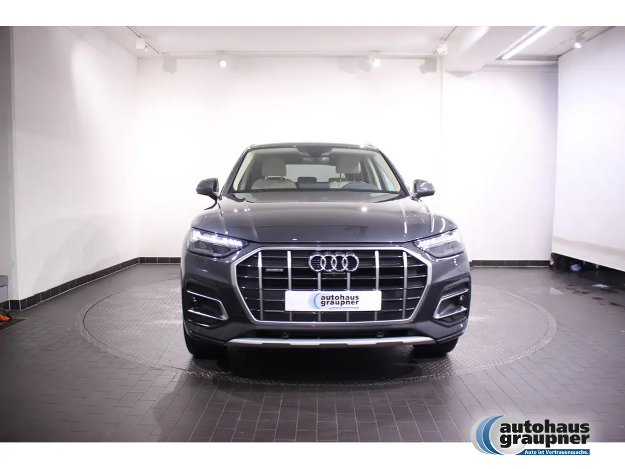 Audi Q5 45 TFSI quattro advanced MATRIX-LED 360° — معرض صور السيارة 6
