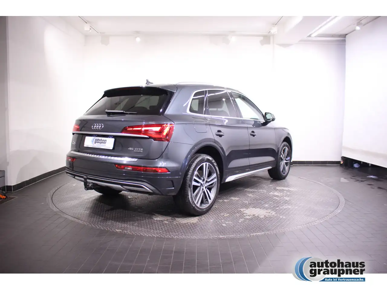 Audi Q5 45 TFSI quattro advanced MATRIX-LED 360° — معرض صور السيارة 4