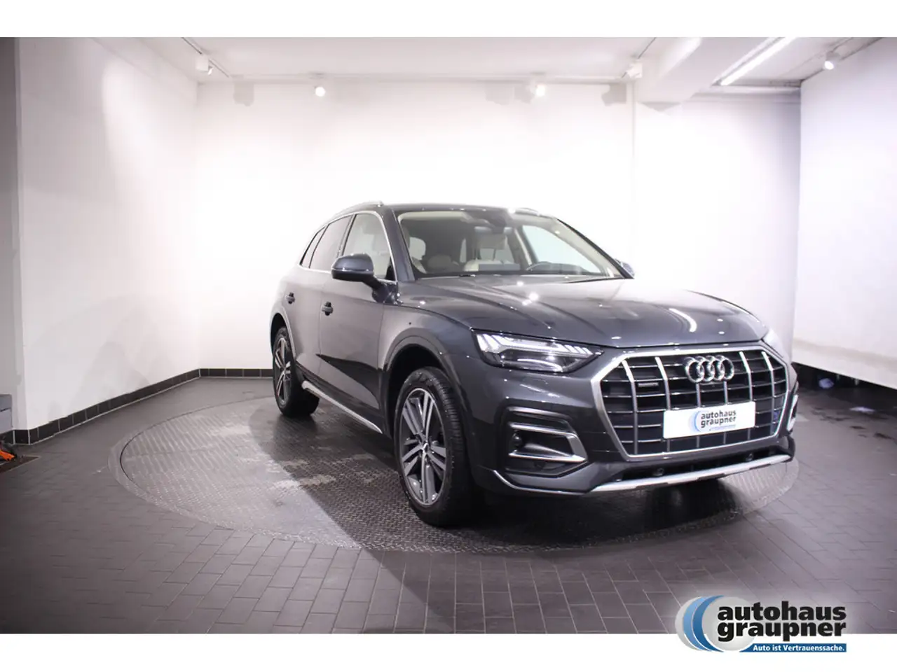 Audi Q5 45 TFSI quattro advanced MATRIX-LED 360° — معرض صور السيارة 5