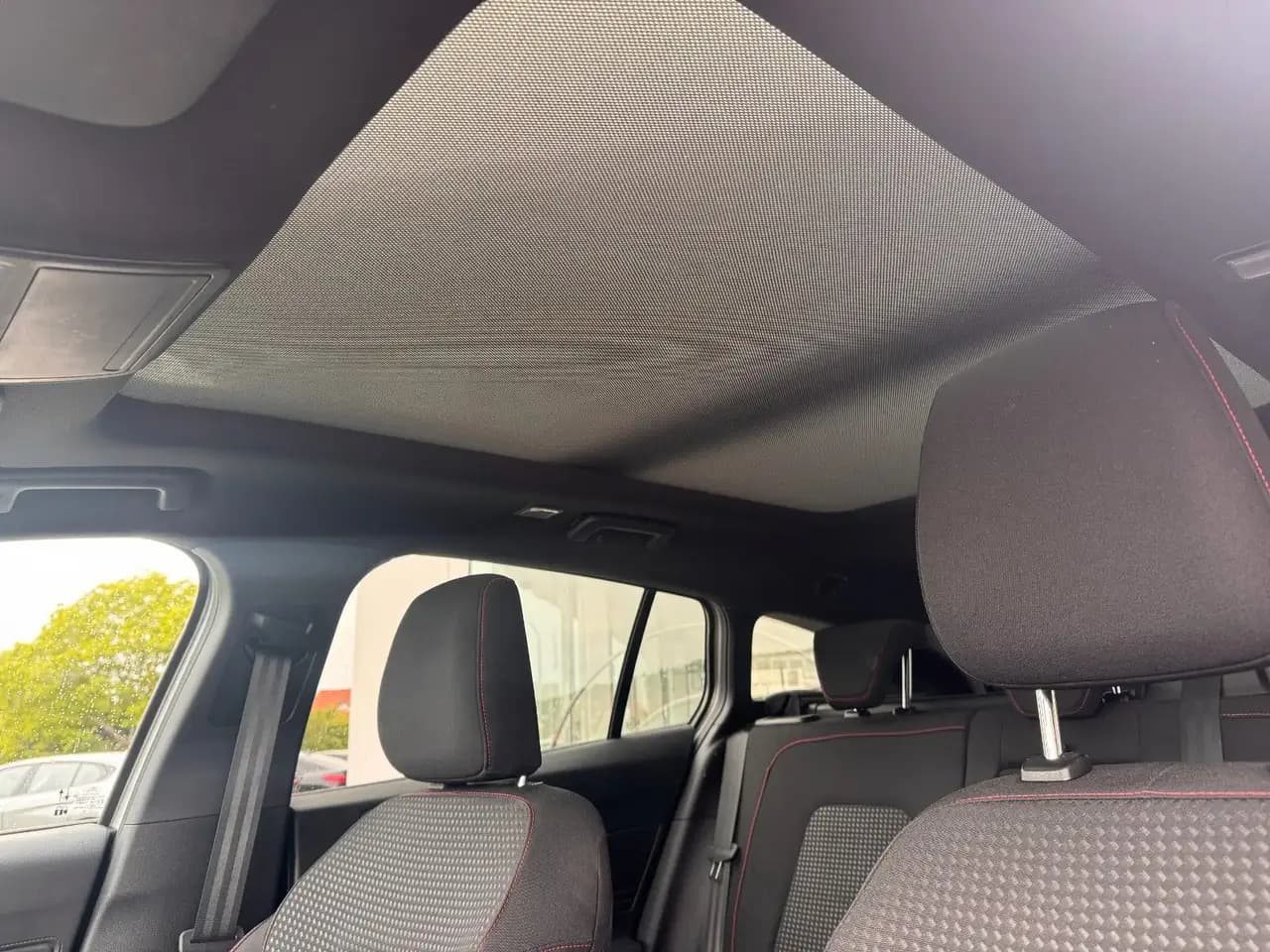 Ford Focus Turnier 1.0 ST-Line X AHK KAMERA LED PANO — معرض صور السيارة 25