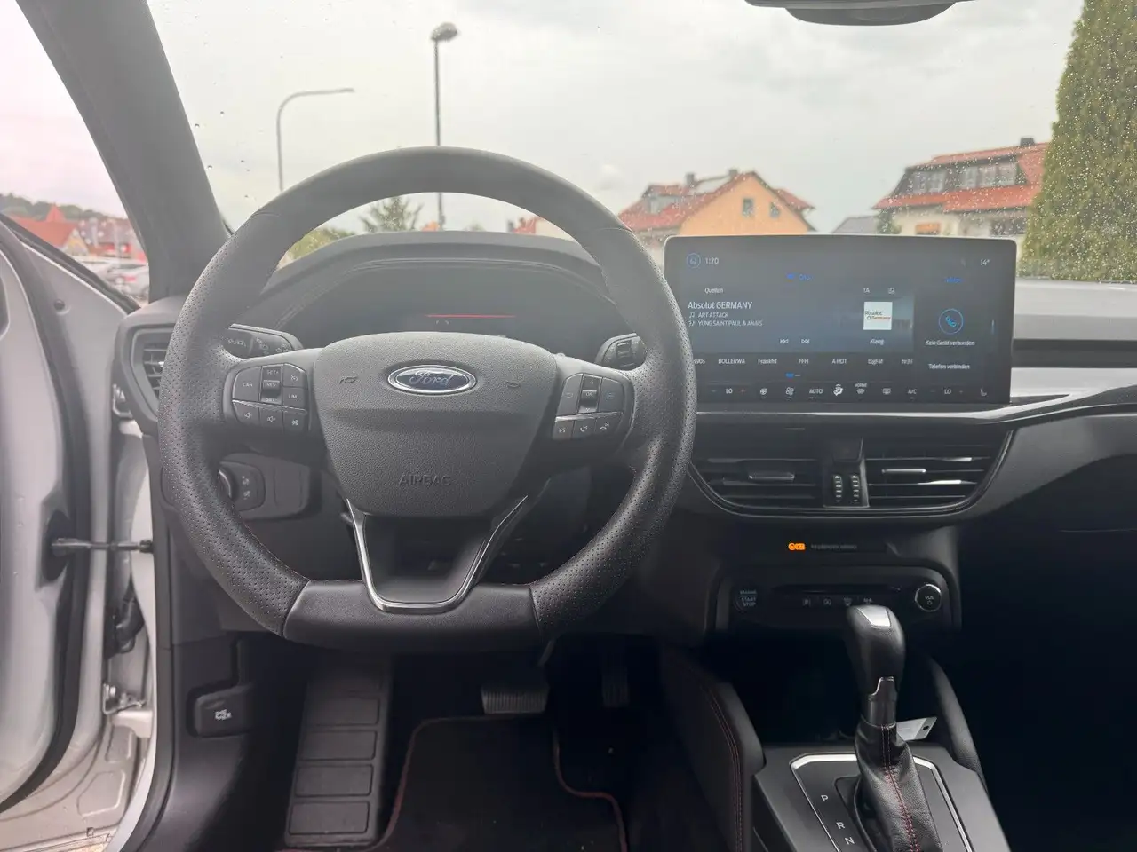 Ford Focus Turnier 1.0 ST-Line X AHK KAMERA LED PANO — معرض صور السيارة 14