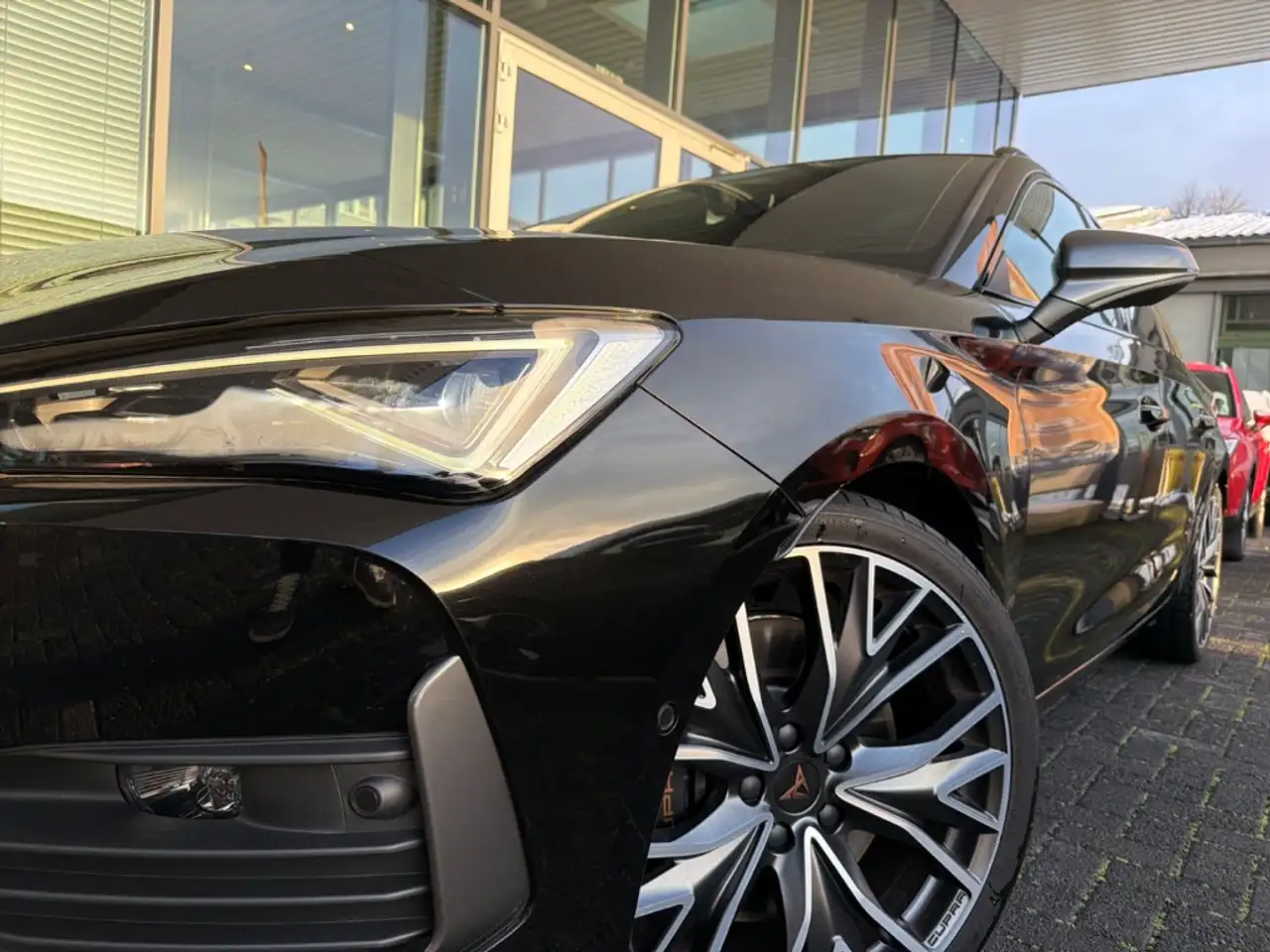CUPRA Leon Sportstourer VZ 2.0 TSI 180 kW (245 PS) Automatik — معرض صور السيارة 3