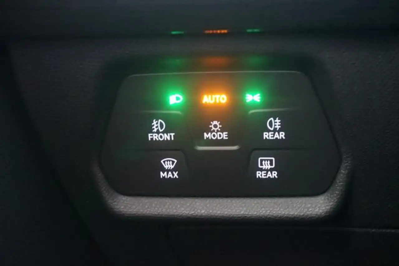 CUPRA Formentor FORMENTOR 2,0 TSI VZ 4X4 DSG PANO MATRIX EL.HECK — معرض صور السيارة 29