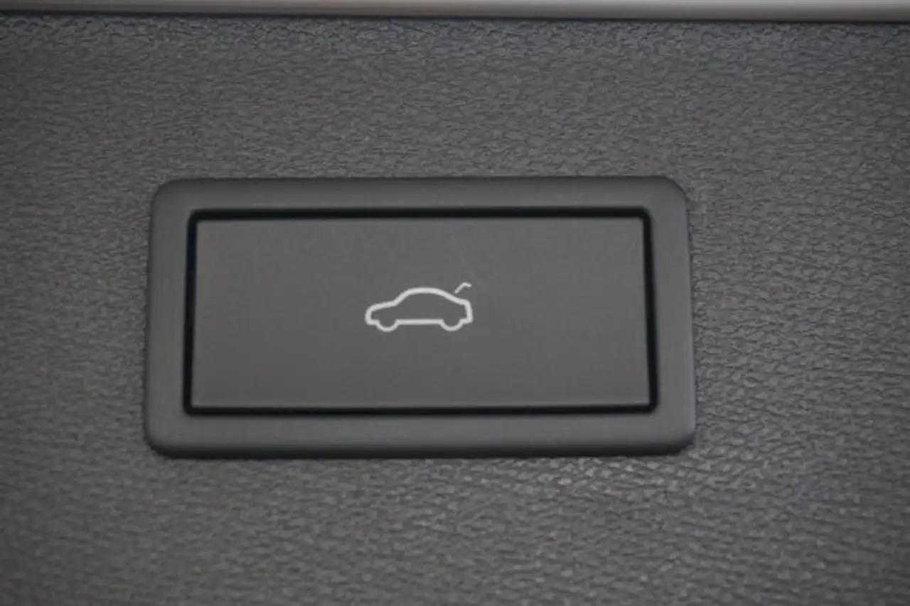 CUPRA Formentor FORMENTOR 2,0 TSI VZ 4X4 DSG PANO MATRIX EL.HECK — معرض صور السيارة 8