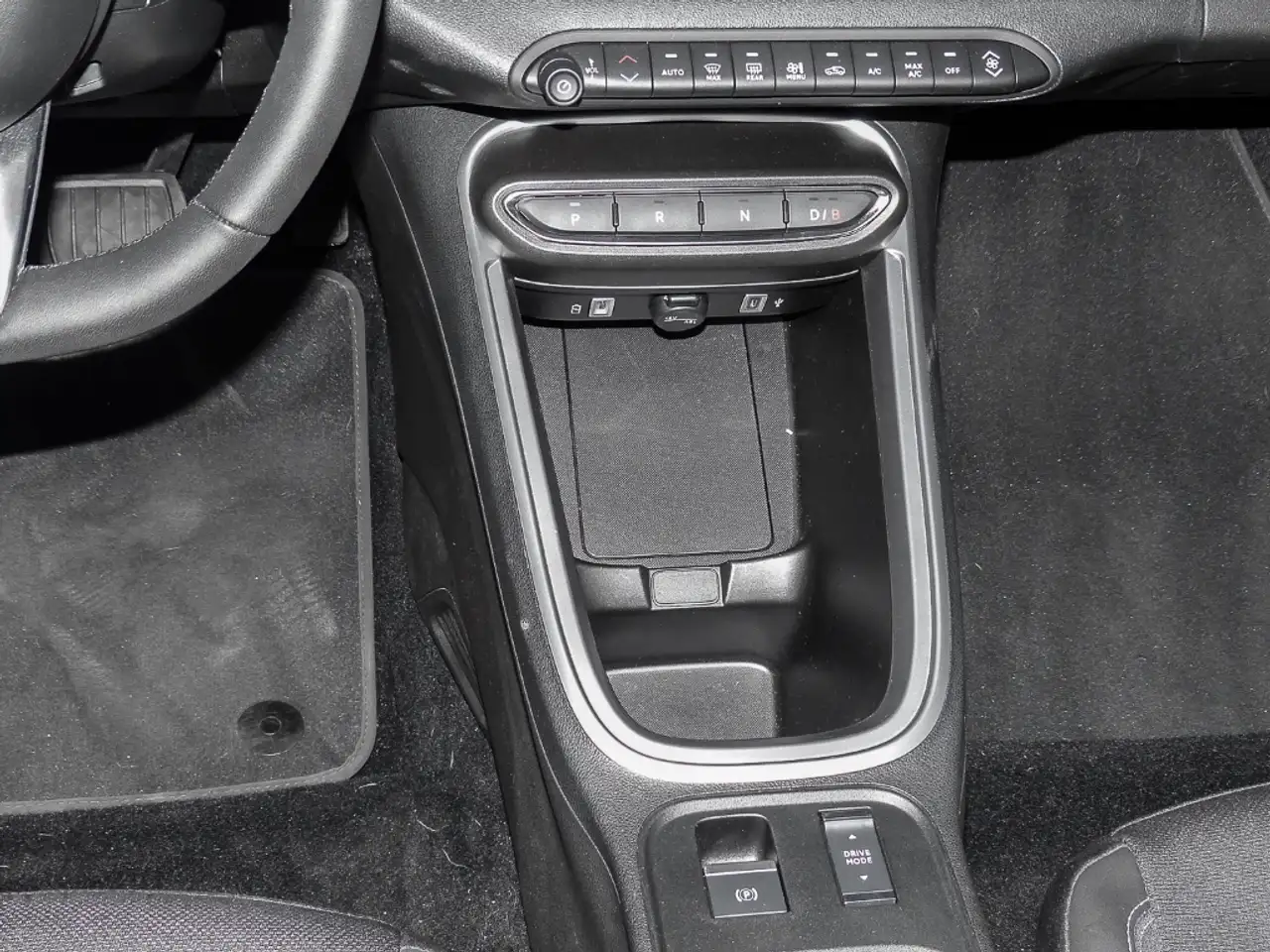 Jeep Avenger Altitude Electric Digitales Cockpit LED ACC Apple — Vehicle gallery 10