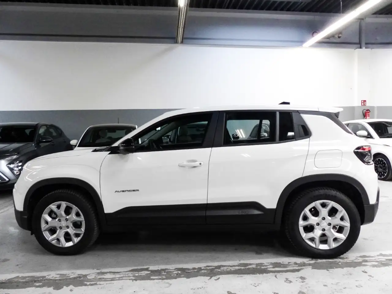 Jeep Avenger Altitude Electric Digitales Cockpit LED ACC Apple — Vehicle gallery 18