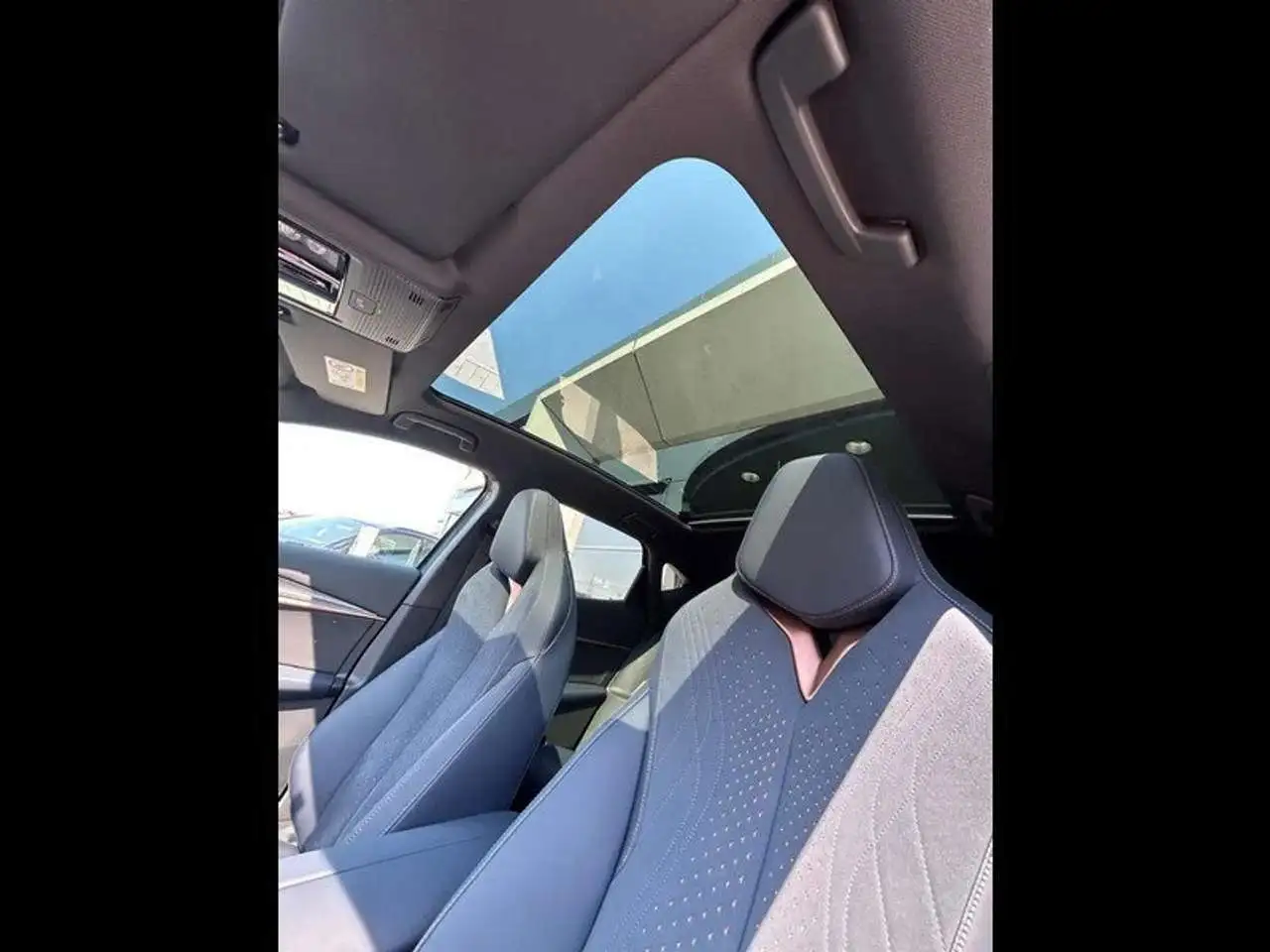 CUPRA Tavascan 250 kW/77kWh 4Drive VZ — معرض صور السيارة 13