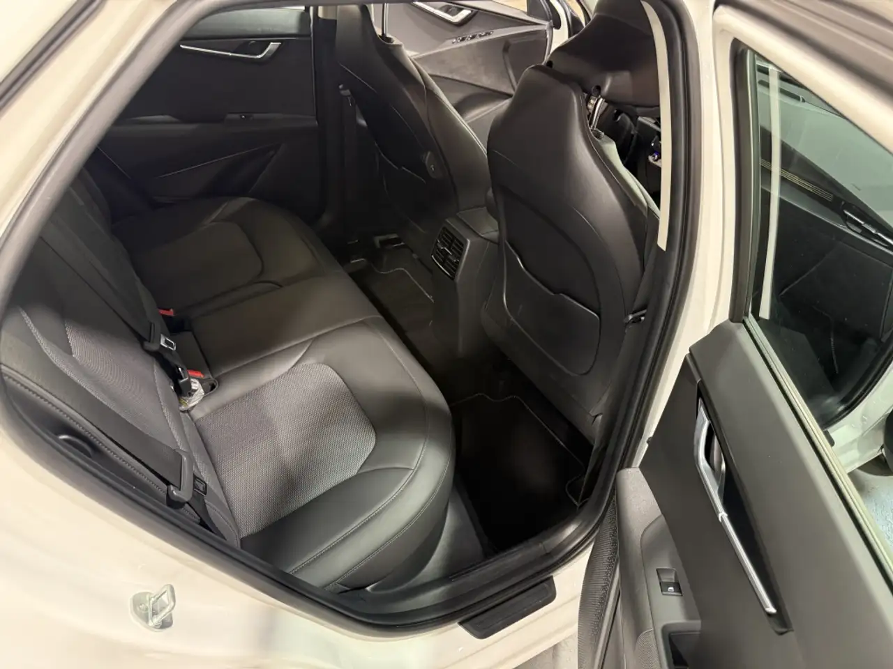 Kia Niro 1.6 PHEV Drive 183 — Galerie du véhicule 33