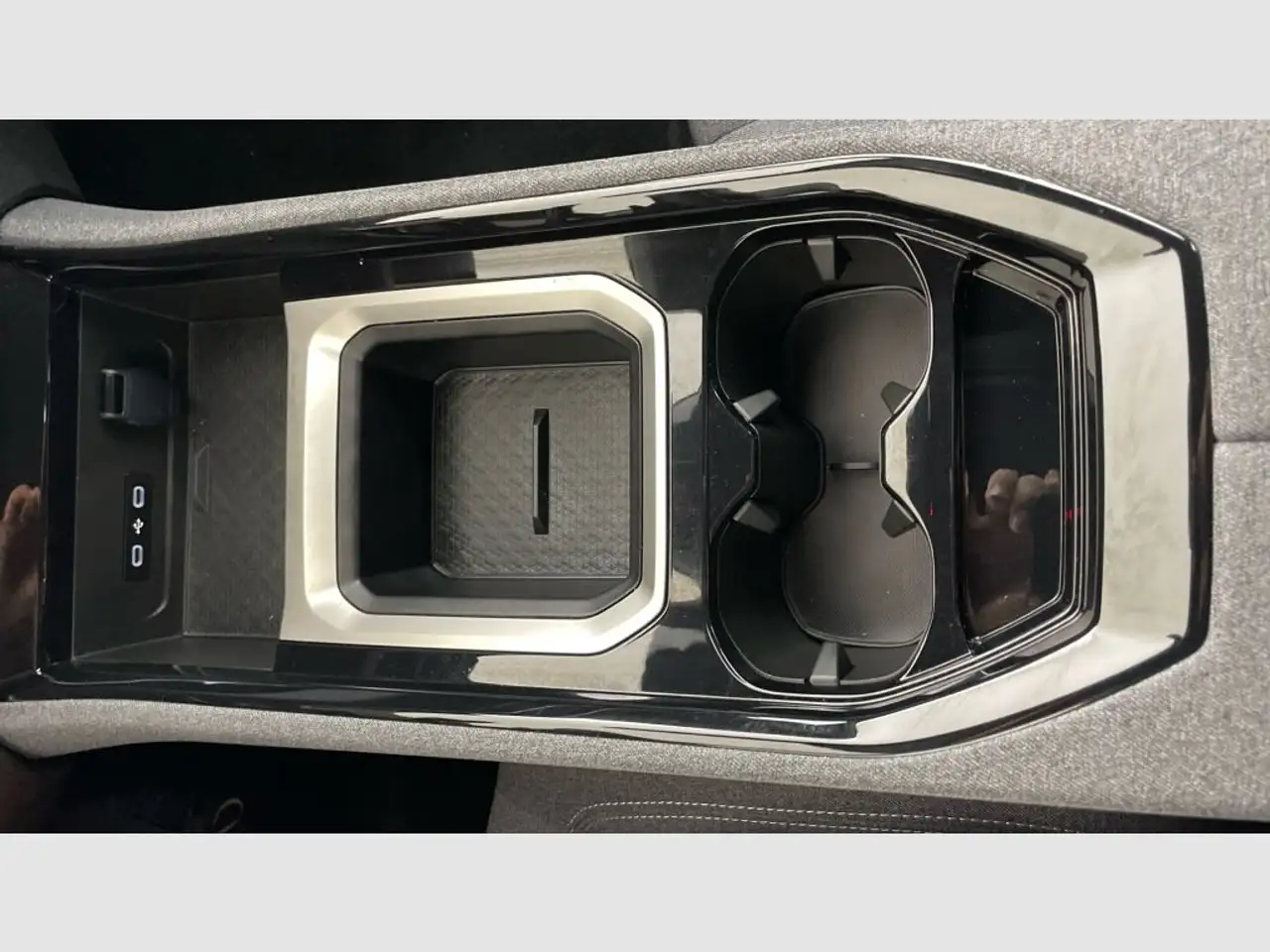 Renault Austral Evolution Mild Hybrid 116kW Auto — Vehicle gallery 21