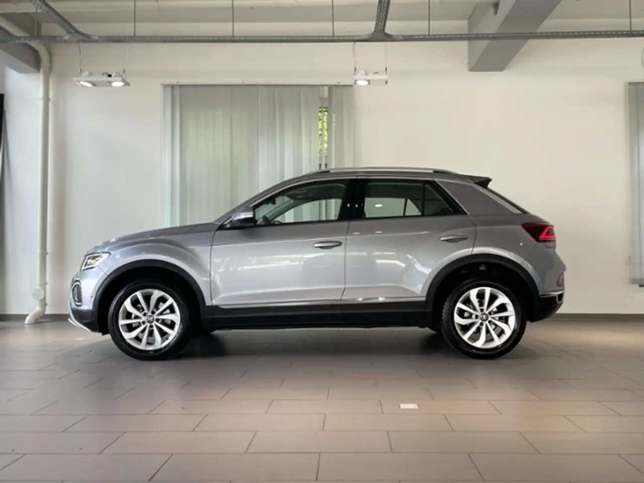 Volkswagen T-Roc 1.5 DSG Style +NAVI+AHK+KAMERA+ACC — Galerie du véhicule 3