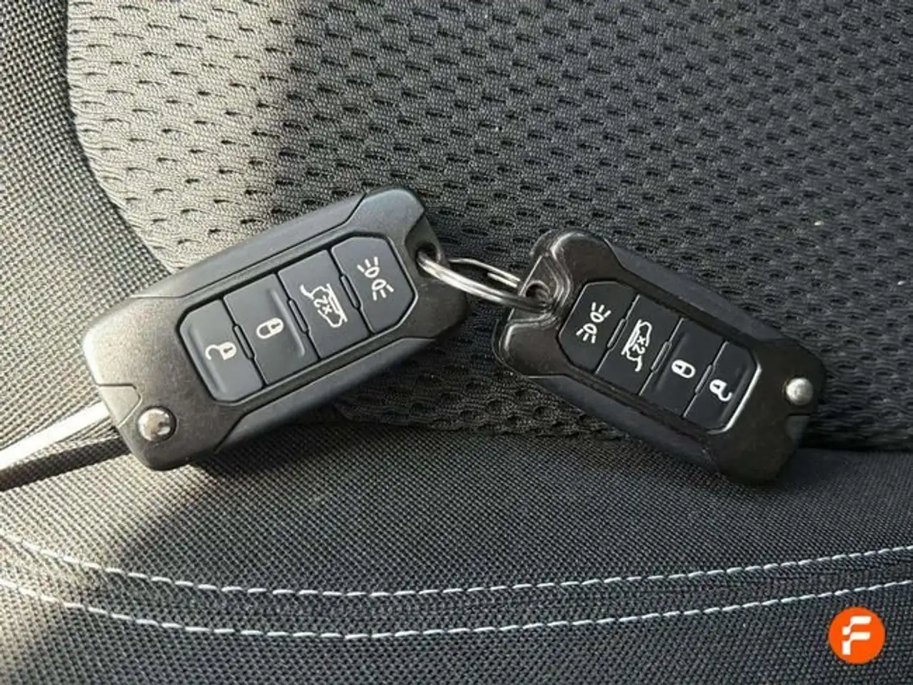 Jeep Renegade eHybrid Altitude 1.5 MHEV 130hp Dct Fwd — معرض صور السيارة 25