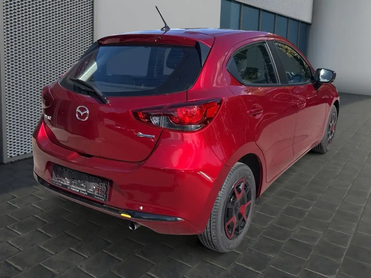 Mazda 2 1.5L SKYACTIV-G 75ps CENTER-LINE — معرض صور السيارة 3