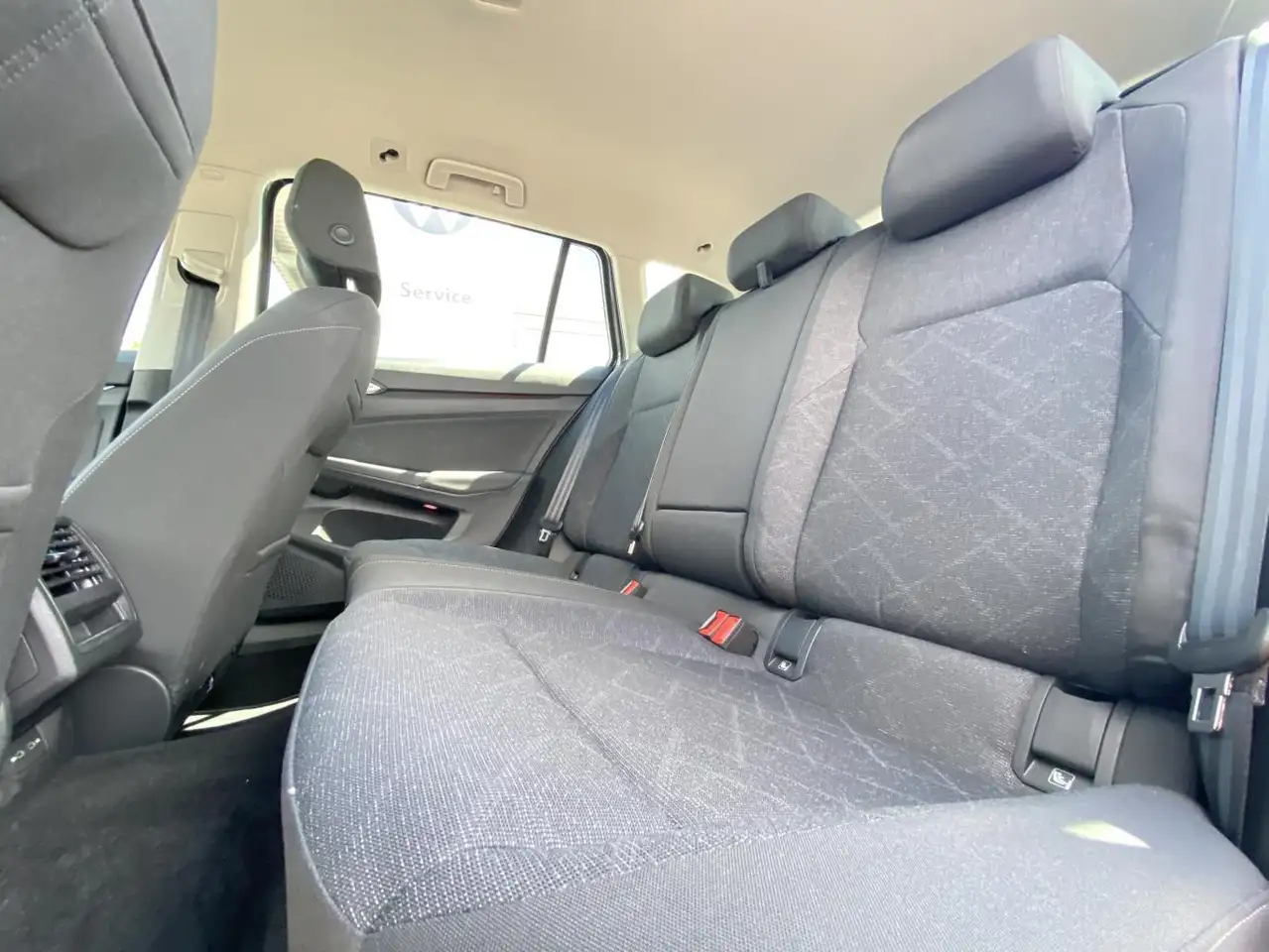 Volkswagen Golf Variant 1.5 TSI STYLE DSG AHK APP-CONNECT+A — Galerie du véhicule 10