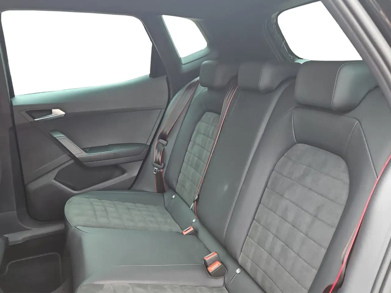 SEAT Arona 1.5 TSI DSG FR VIRTUAL*NAVI*VOLL-LED*ACC*PARKLE... — Galería del vehículo 22