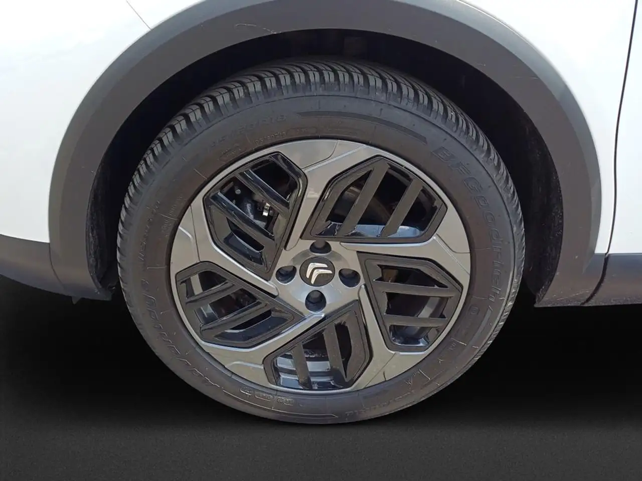 Citroen C4 PureTech 130 S&S Feel Pack — معرض صور السيارة 8