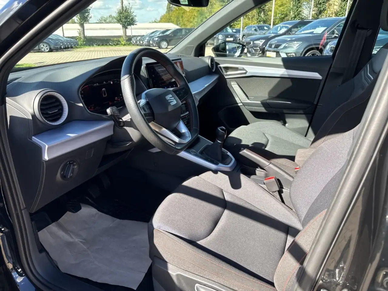 SEAT Arona 1.0 TSI FR KAMERA+KLIMA+LED+DAB+NAVI — Vehicle gallery 10