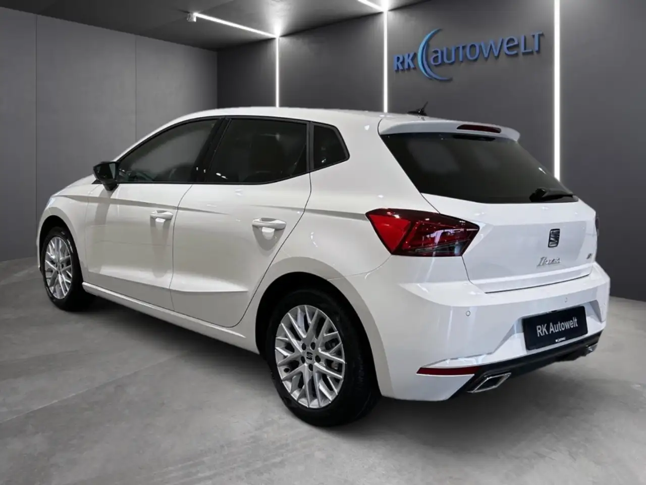 SEAT Ibiza FR 1.0 TSI LED Navi Beats Kamera Paket-XL — Galería del vehículo 5