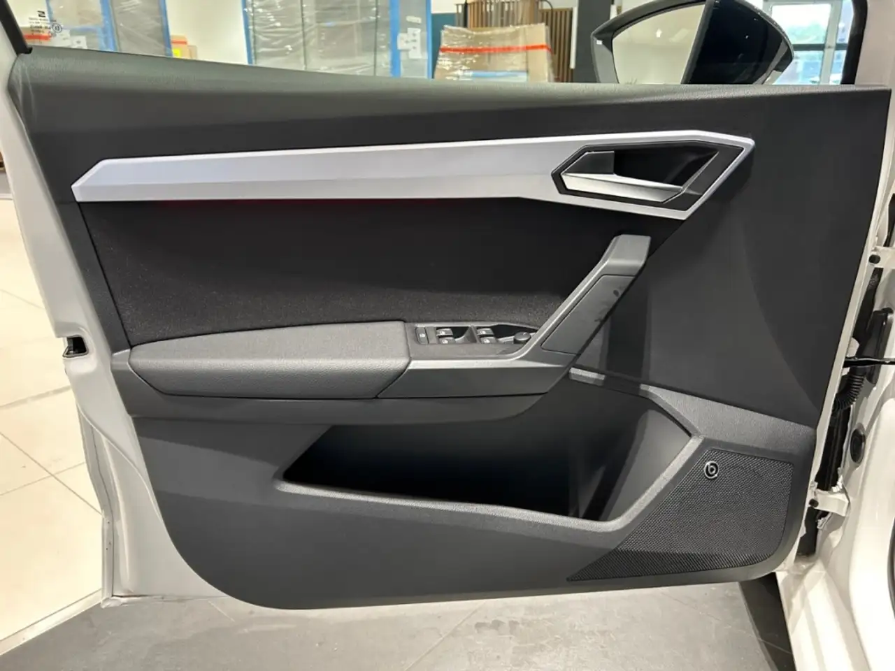 SEAT Ibiza FR 1.0 TSI LED Navi Beats Kamera Paket-XL — Galería del vehículo 11