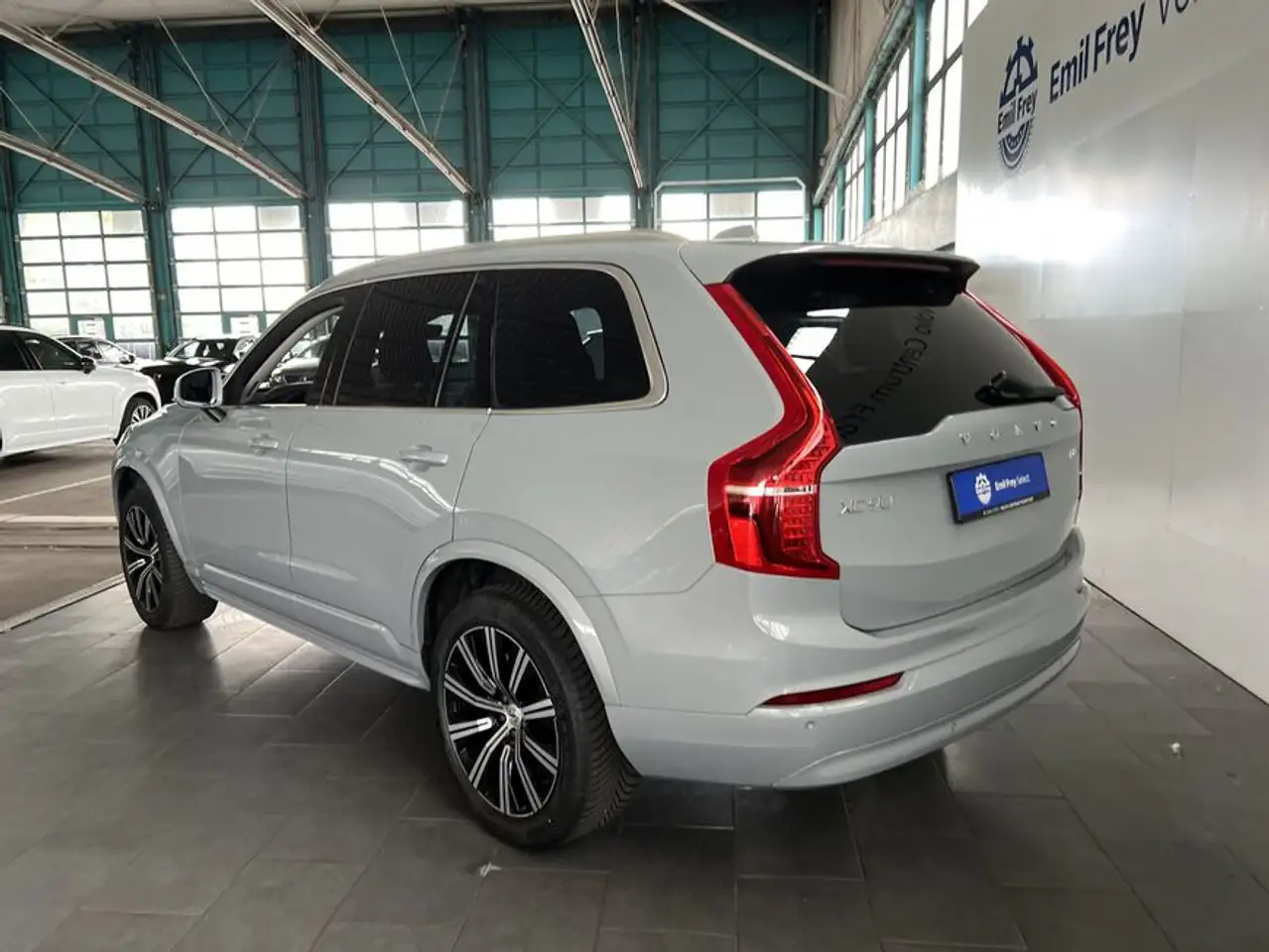 Volvo XC90 XC90 B5 AWD 7S/3.Sitzreihe Leder 20'' Navi LED Kam — معرض صور السيارة 24