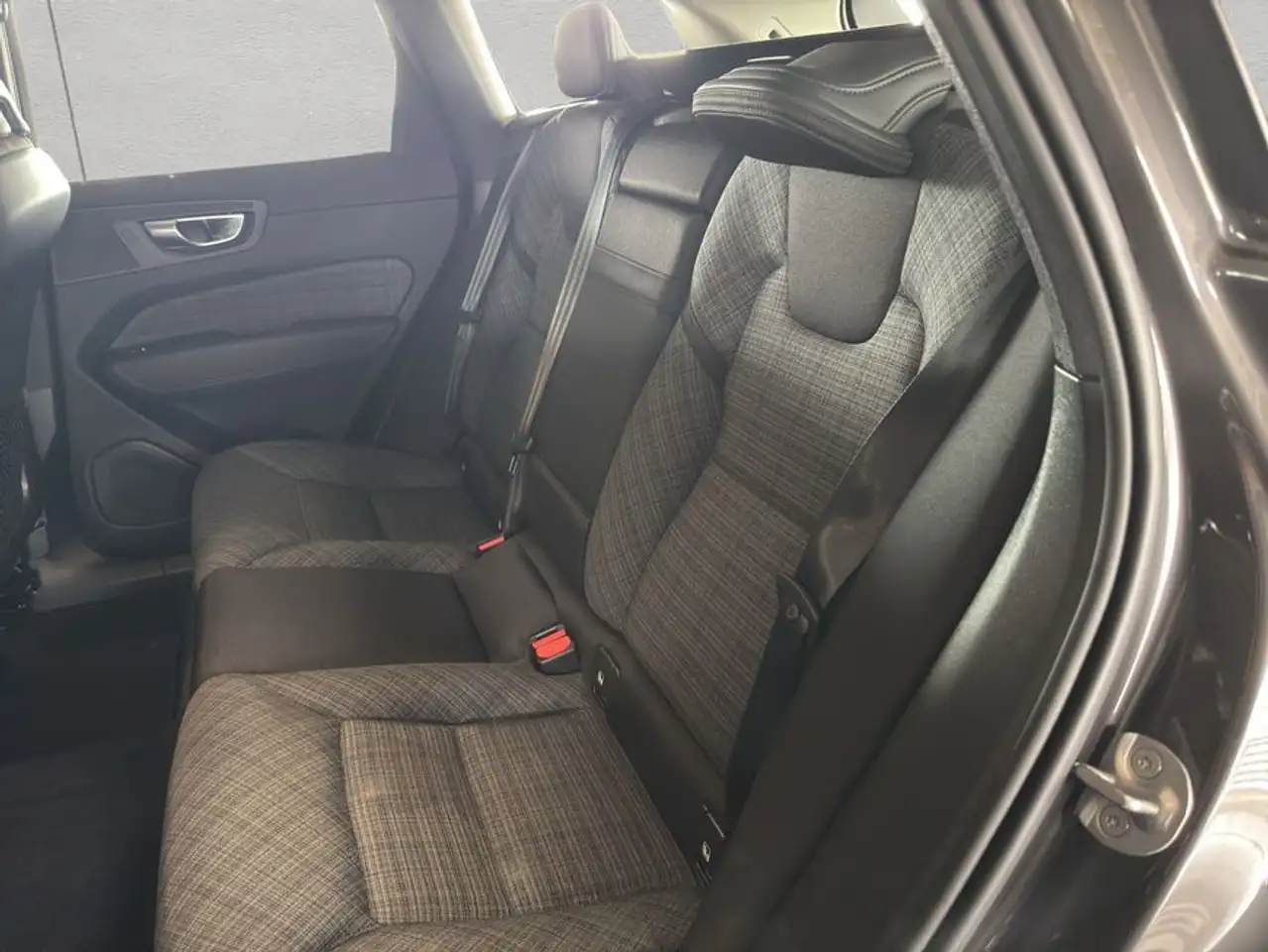 Volvo XC60 XC60 B5 B AWD Core — معرض صور السيارة 11