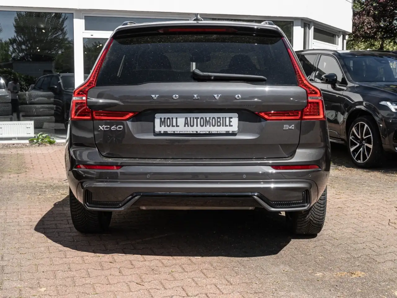 Volvo XC60 Plus Dark 2WD Digitales Cockpit Memory Sitze Sound — Vehicle gallery 5