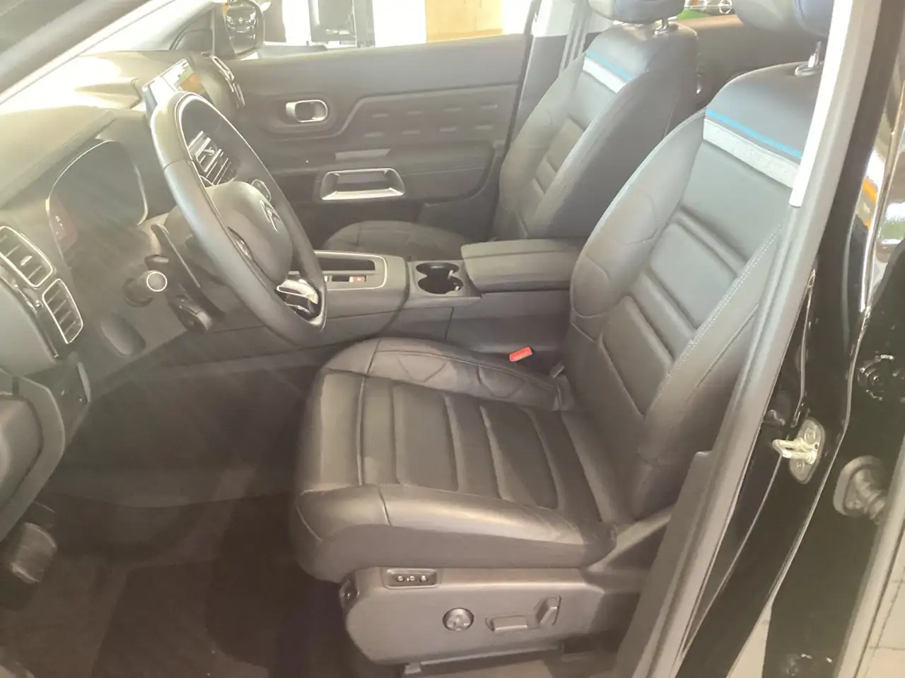 Citroen C5 Aircross 1.2 Mild-Hybrid 136 MAX ACC+LED+Navi — Vehicle gallery 11