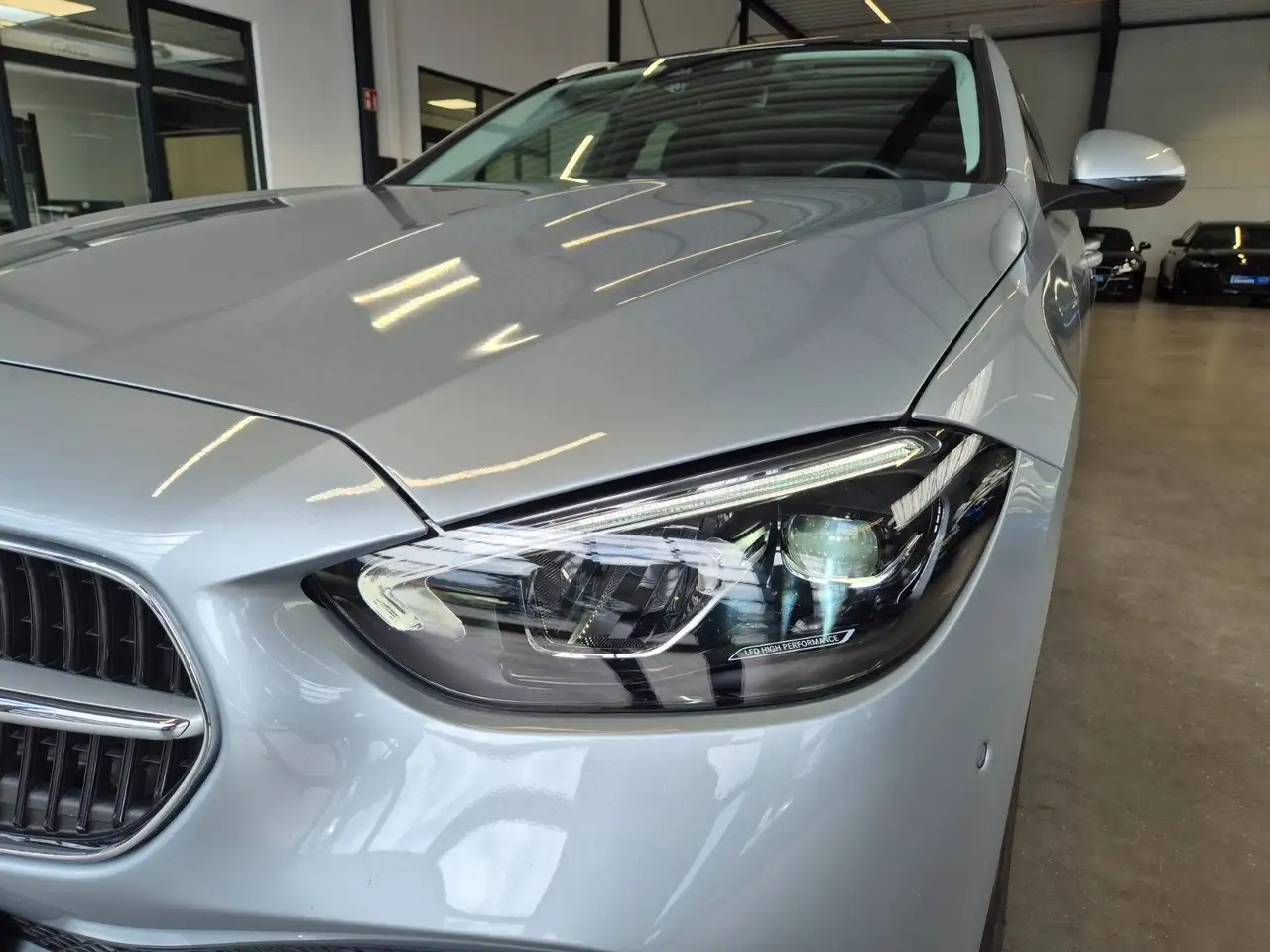 Mercedes-Benz C 300 T e AVANTGARDE MBUX CAM MEMORY DISTRO PANO — Galerie du véhicule 21