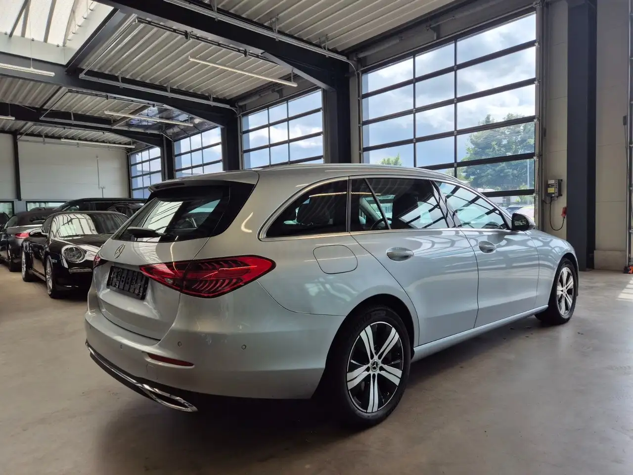 Mercedes-Benz C 300 T e AVANTGARDE MBUX CAM MEMORY DISTRO PANO — Galerie du véhicule 5