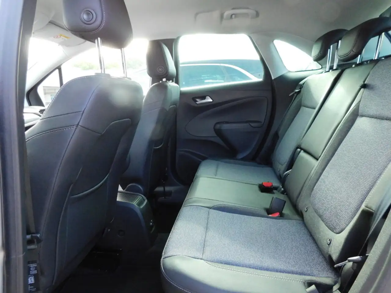 Opel Crossland X Elegance Paket — Galería del vehículo 9