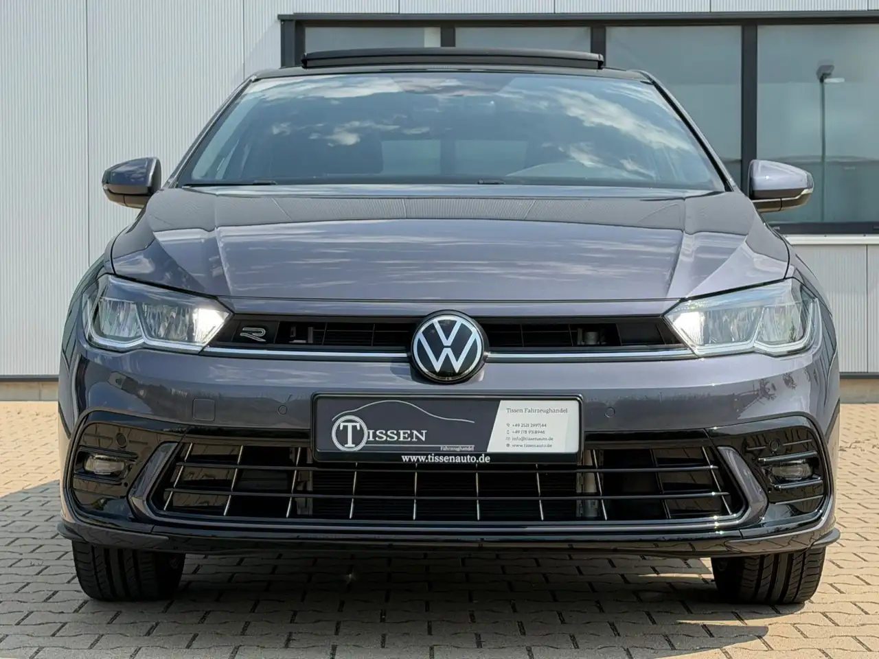 Volkswagen Polo DSG R-Line Pano Navi SHZ IQ Drive ACC — Vehicle gallery 2