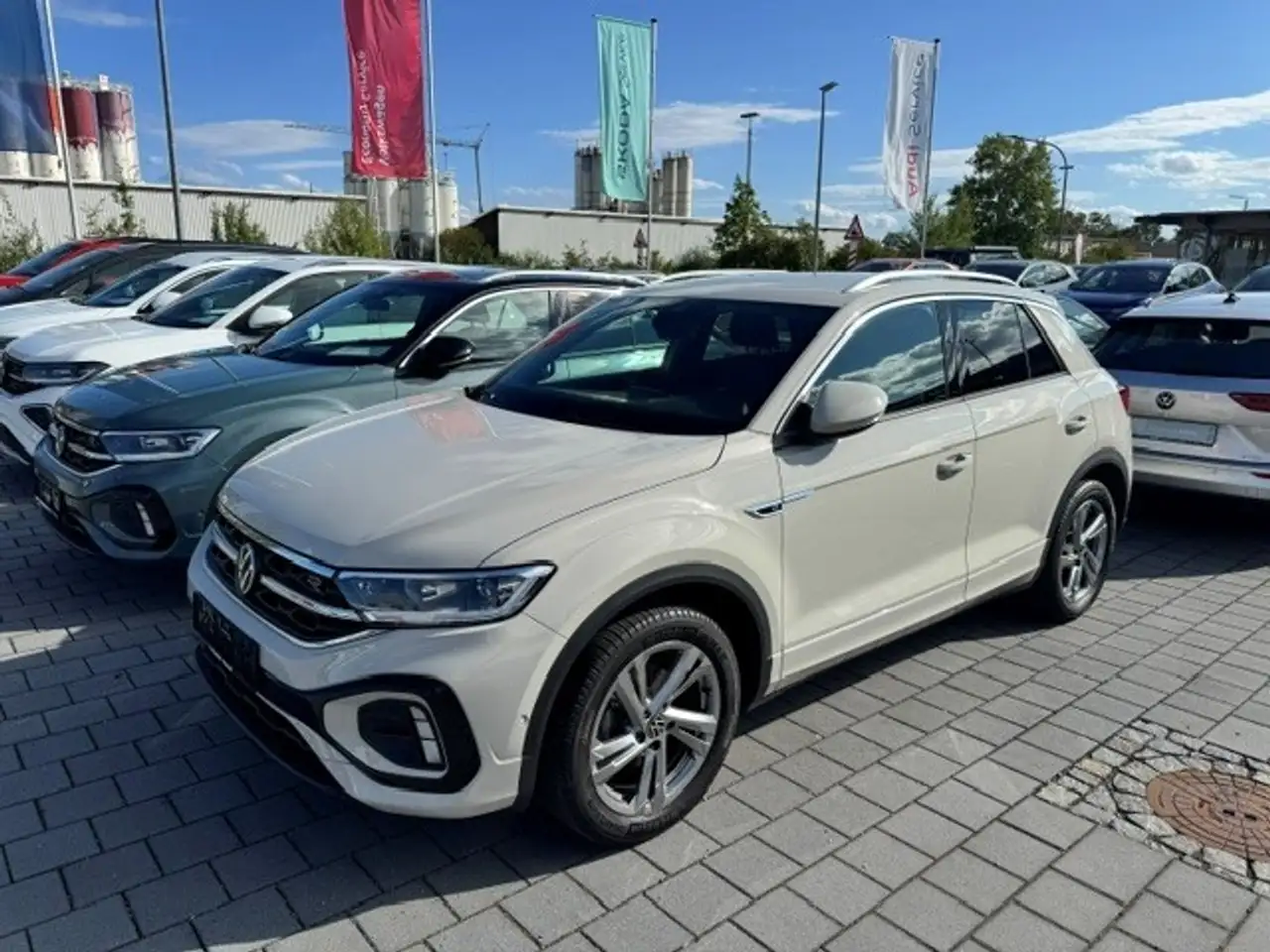 Volkswagen T-Roc 1.0 l TSI R-Line OPF KLIMA LED ALU — Vehicle gallery 2