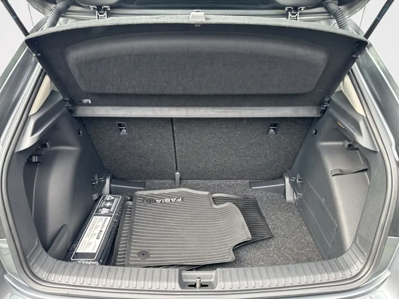 Skoda Fabia Selection 1,0 TSI 70 kW 5-Gang mech.*Klimaautomati — Galerie du véhicule 11