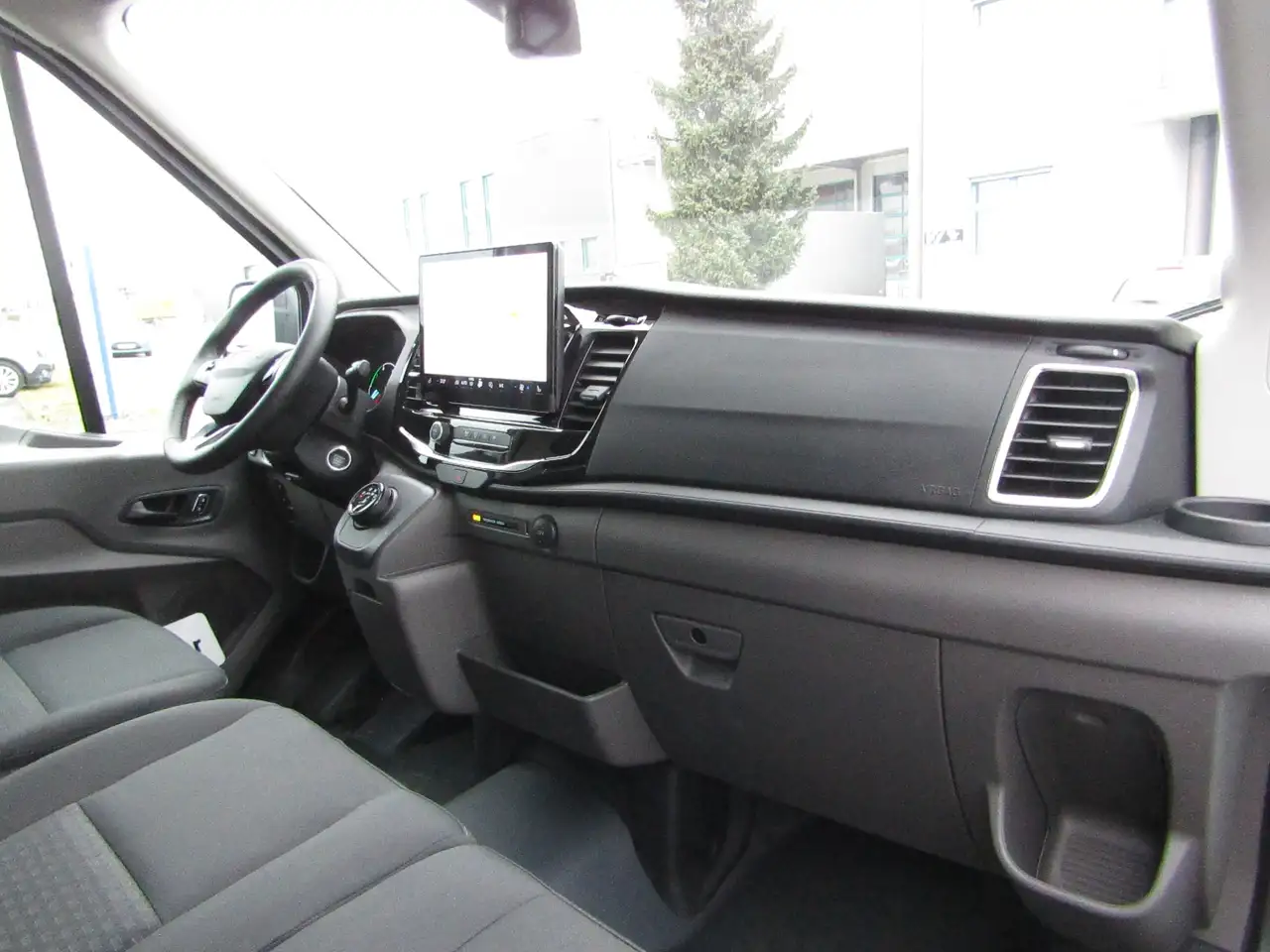 Ford E-Transit Trend FT 350 L2 H2 - Navi/Kamera/Sitzheizung — معرض صور السيارة 10