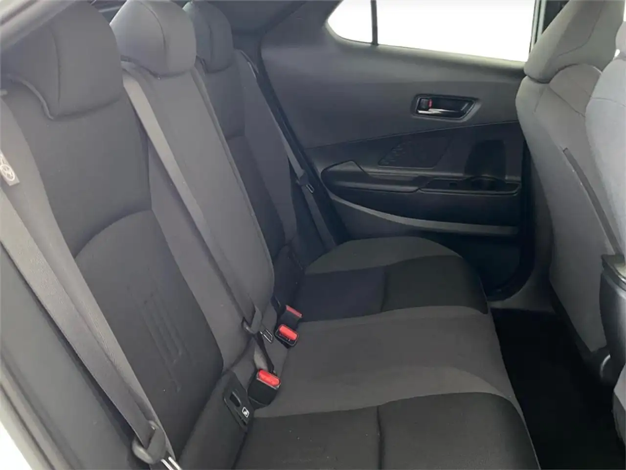 Toyota C-HR 140H Advance — Galerie du véhicule 7
