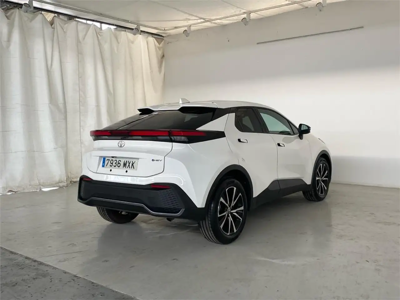 Toyota C-HR 140H Advance — Galerie du véhicule 26