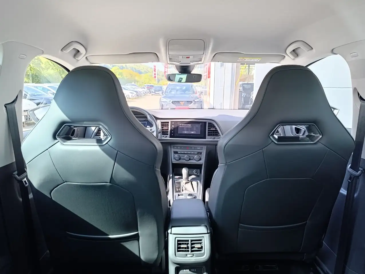 CUPRA Ateca 1.5 TSI DSG AHK KAMERA ACC NAVI 19ZOLL — Galerie du véhicule 8