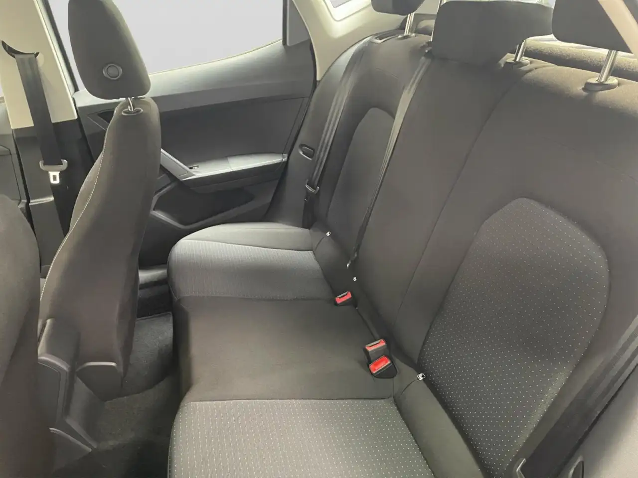 SEAT Ibiza Style Ed.1.0 TSI Aut. Navi, Klima, PDC hi. Klima — Galería del vehículo 16